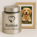 Personlig, cylinderformad hundurna i rostfritt stål med hjärt-tassikon, namn & datum